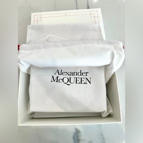 Alexander Mcqueen Small Skull Bag - Picture 9 of 11